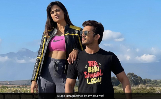 These "Posers" In Cape Town Are Waiting For <i>Khatron Ke Khiladi</i>