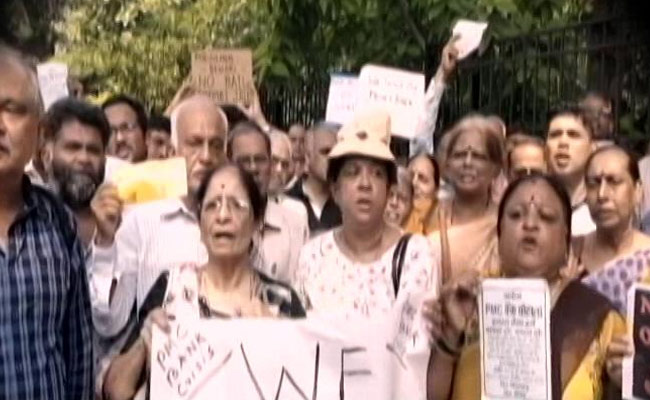 पीएमसी बैंक के जमाकर्ताओं को बिना किसी शर्त के जमा पैसे वापस मिलने चाहिए: एनसीयूआई