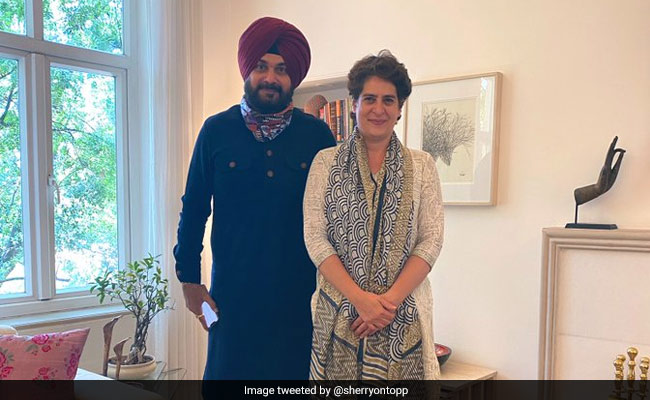 Navjot Sidhu's Pic With Priyanka Gandhi Vs Rahul Gandhi's 'No Meet' Claim
