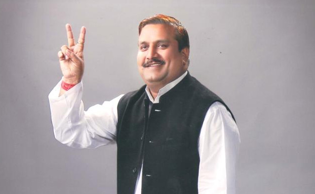 साहिबाबाद के चर्चित पूर्व विधायक अमरपाल शर्मा समाजवादी पार्टी में शामिल