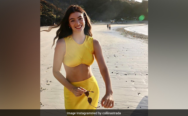 We Are Obsessing Over Lorde&rsquo;s Sunshine Yellow Outfit From Her <i>Solar Power</i> Music Video