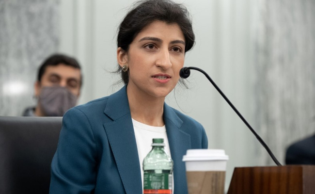 Big Tech Critic Lina Khan Becomes US Federal Trade Commission Chair