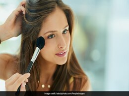 Avoid Heavy Makeup This Summer Season And Pick These Lightweight Alternatives Instead Avoid Heavy Makeup This Summer Season And Pick These Lightweight Alternatives Instead