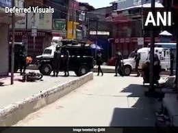2 Policemen, 2 Civilians Killed In Terror Attack In J&K's Sopore 2 Policemen, 2 Civilians Killed In Terror Attack In J&K's Sopore
