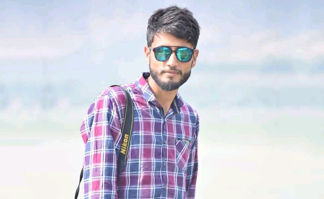 Case Against Kashmir Reporter Over WhatsApp Status On 2006 Boat Tragedy