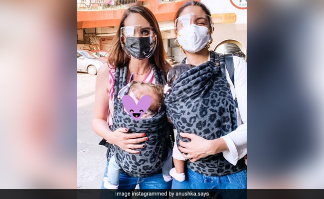 Trending: Anushka Sharma And Danielle De Villiers Switch On Mom-Mode In This Pic