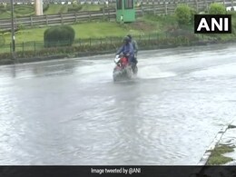 MUMBAI WEATHER : मुंबई में भारी बारिश, बदलते मौसम के मिजाज को लेकर IMD ने जारी किया अलर्ट MUMBAI WEATHER : मुंबई में भारी बारिश, बदलते मौसम के मिजाज को लेकर IMD ने जारी किया अलर्ट