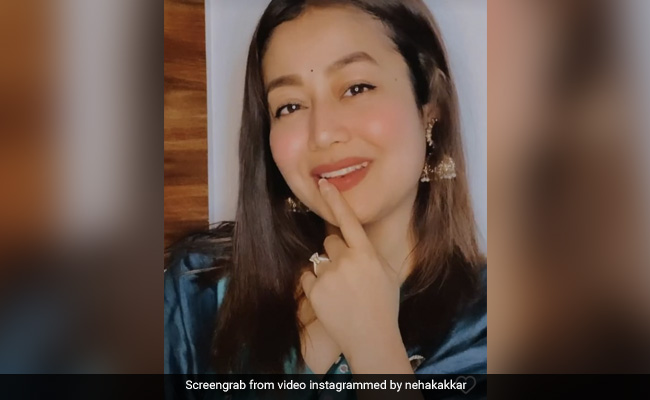 Neha Kakkar ने क्लासिकल लुक में 'दिल को करार आया' गाने पर किया डांस, भाई टोनी कक्कड़ बोले- ये गाना और तुम... 