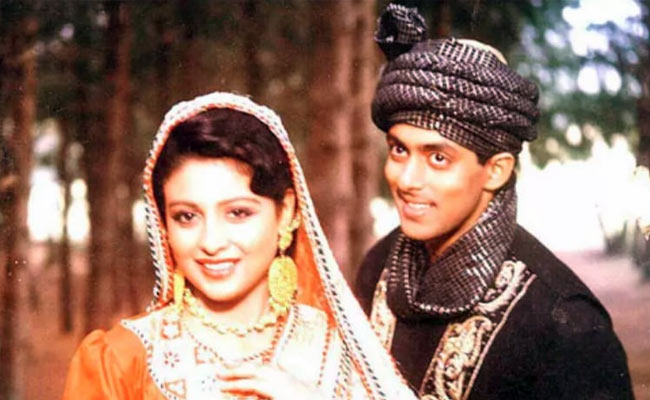 ‘सनम बेवफा’ की चांदनी अब दिखती हैं पहले से भी ज्यादा खूबसूरत और हसीन, सलमान की हीरोइन की नई Photo देख फैन्स रह गए हैरान ‘सनम बेवफा’ की चांदनी अब दिखती हैं पहले से भी ज्यादा खूबसूरत और हसीन, सलमान की हीरोइन की नई Photo देख फैन्स रह गए हैरान