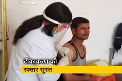 यूपी में अगस्त तक 10 करोड़ टीकाकरण का लक्ष्य, देहातों में लोग वैक्सीन लगवाने से कतरा रहे यूपी में अगस्त तक 10 करोड़ टीकाकरण का लक्ष्य, देहातों में लोग वैक्सीन लगवाने से कतरा रहे