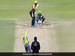 PSL 2021: राशिद खान की Googly में फंसा बल्लेबाज, बोल्ड होने के बाद गुस्से में घुमाने लगा बल्ला - देखें Video PSL 2021: राशिद खान की Googly में फंसा बल्लेबाज, बोल्ड होने के बाद गुस्से में घुमाने लगा बल्ला - देखें Video