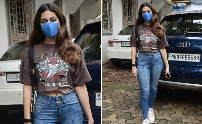 Alaya Furniturewalla's Printed Tees Should Be A Chic Summer Mandate