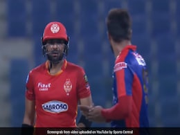 PSL 2021: मोहम्म्द आमिर की चालाकी भरी गेंद पर बल्लेबाज ने बैठकर मार दिया चौका, तो भड़क गया गेंदबाज- Video PSL 2021: मोहम्म्द आमिर की चालाकी भरी गेंद पर बल्लेबाज ने बैठकर मार दिया चौका, तो भड़क गया गेंदबाज- Video