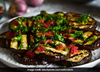 Indian Cooking Tips: How To Make Rigan Na Palita - A Masaledar Tawa Baingan Fry From Gujarat Indian Cooking Tips: How To Make Rigan Na Palita - A Masaledar Tawa Baingan Fry From Gujarat