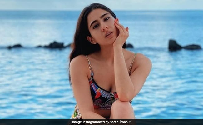 Sara Ali Khan ने स्विमिंग करते हुए वीडियो किया शेयर, कहा- जादू रोज होता है... देखें वायरल Video
