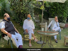 Farooq Abdullah Holds Consultations With Party Leaders From Jammu Over Meet With PM Farooq Abdullah Holds Consultations With Party Leaders From Jammu Over Meet With PM