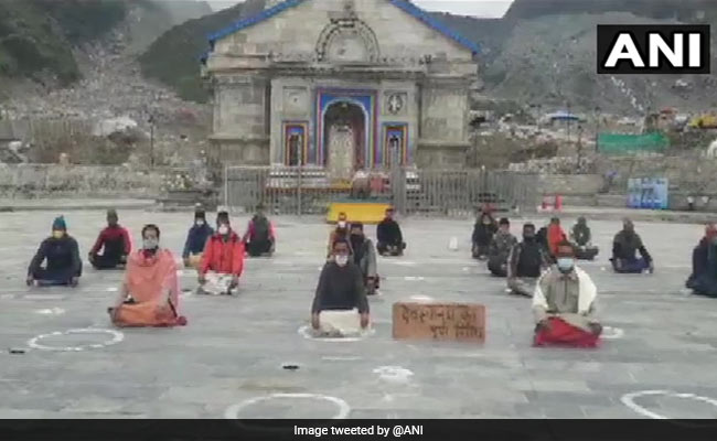 Kedarnath Priests Continue Sit-In Protest To Disband Devasthanam Board