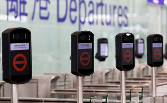 Hong Kong's UK Flight Ban Leaves Students Stranded, Parents In Despair