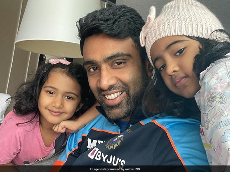 R Ashwin Shares "Jet Lagged" Quarantine Photo With Daughters From England