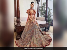 <i>Lehengas</i> As Loungewear? Tara Sutaria Proves Us Why Not Oh-So-Stylishly <i>Lehengas</i> As Loungewear? Tara Sutaria Proves Us Why Not Oh-So-Stylishly