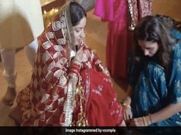 Yami Gautam के शादी की Inside Photos हुईं वायरल, ‘Uri’ एक्ट्रेस पति संग यूं निभाती दिखीं रस्में Yami Gautam के शादी की Inside Photos हुईं वायरल, ‘Uri’ एक्ट्रेस पति संग यूं निभाती दिखीं रस्में