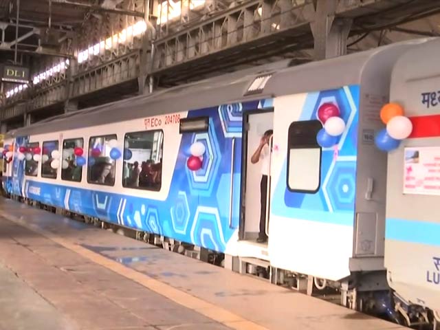 Mumbai-Pune Deccan Express Gets Vistadome Coach