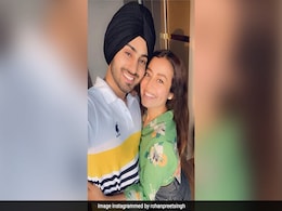 Neha Kakkar के बर्थडे पर Rohanpreet Singh ने शेयर की फोटो, बोले- आपका पति होने पर मुझे गर्व है Neha Kakkar के बर्थडे पर Rohanpreet Singh ने शेयर की फोटो, बोले- आपका पति होने पर मुझे गर्व है