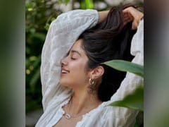 Nothing To See Here, Just Janhvi Kapoor Being Her Usual Stunning Self