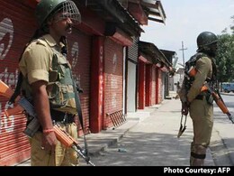 श्रीनगर में आतंकियों ने की पुलिसकर्मी की हत्या, उपराज्यपाल मनोज सिन्हा ने जताया दुख श्रीनगर में आतंकियों ने की पुलिसकर्मी की हत्या, उपराज्यपाल मनोज सिन्हा ने जताया दुख