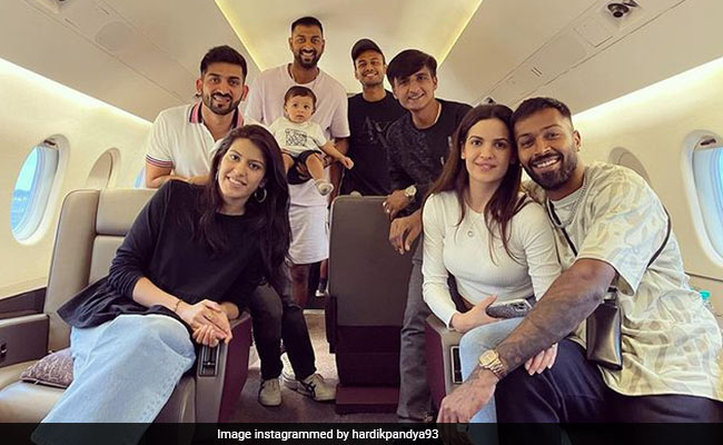 Hardik Pandya shared a picture while traveling in a chartered plane, wife reacted on this Hardik Pandya shared a picture while traveling in a chartered plane, wife reacted on this