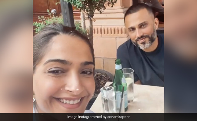 Inside Sonam Kapoor And Husband Anand Ahuja's "Date Night"