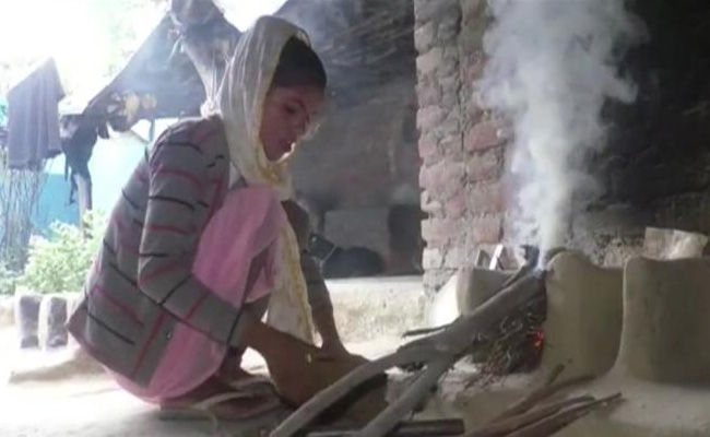 UP में दबंगई : दलित बटाईदार से कहा- पहले पूरा परिवार पैर पड़े, तभी मिलेगा हिस्से का अनाज