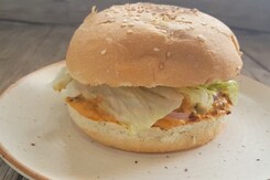 How To Make Butter Chicken Burger | Easy Butter Chicken Burger Recipe Video How To Make Butter Chicken Burger | Easy Butter Chicken Burger Recipe Video