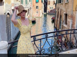 A Pic Of Jennifer Lopez And Ben Affleck Kissing Popped Up In Katy Perry's Venice Album And The Internet Is Losing It A Pic Of Jennifer Lopez And Ben Affleck Kissing Popped Up In Katy Perry's Venice Album And The Internet Is Losing It