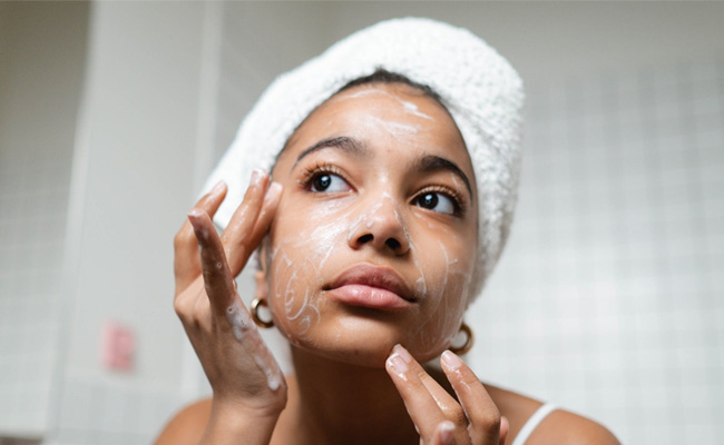 Amazon Fashion Wardrobe Refresh Sale 2021: Your Skin Will Thank You For These Face Washes At Up To 60% Off