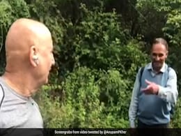 अनुपम खेर को शख्स ने नहीं पहचाना, तो Video शेयर कर बोले- जिसने 518 फिल्में की हैं... अनुपम खेर को शख्स ने नहीं पहचाना, तो Video शेयर कर बोले- जिसने 518 फिल्में की हैं...