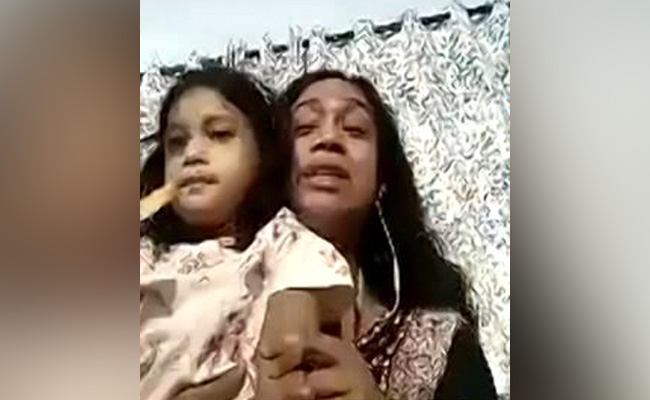 "She's Waiting For Her Dad": Wife Of Pilot Who Died Of Covid Breaks Down