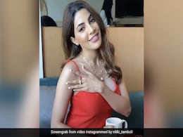 रेड ड्रेस पहन निक्की तंबोली ने 'इश्क वाला लव' सॉन्ग पर दिए ऐसे रिएक्शन, Video ने इंटरनेट पर मचाई धूम रेड ड्रेस पहन निक्की तंबोली ने 'इश्क वाला लव' सॉन्ग पर दिए ऐसे रिएक्शन, Video ने इंटरनेट पर मचाई धूम