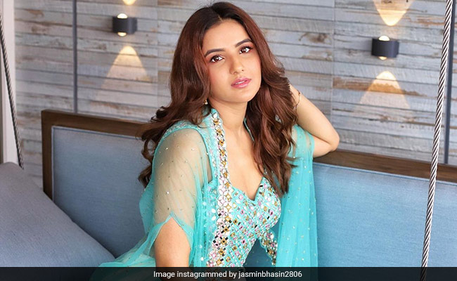 Jasmin Bhasin ने शेयर की लहंगे में ग्लैमरस फोटो, निक्की तम्बोली का यूं आया कमेंट