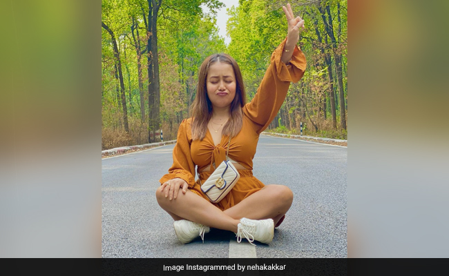 Neha Kakkar काम से ब्रेक लेकर कर रही हैं मेडिटेशन, फैंस बोले- संन्यास लेने का इरादा है क्या