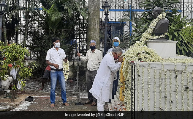 Trinamool Vs BJP Over Recognition To Illustrious "Sons Of Bengal"