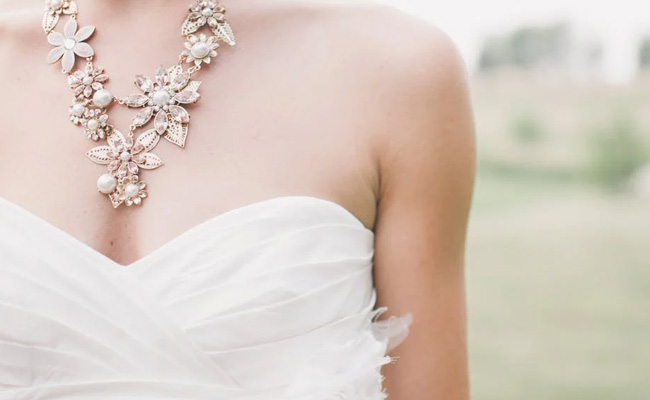 These Sparkling Necklaces Are Perfect To Jazz Up All Your Looks