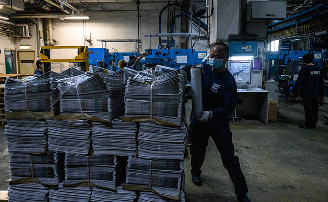 Taiwan's Apple Daily Says It Will Continue Operations