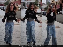 Rakhi Sawant ने बारिश में जैकलीन फर्नांडिस के गाने 'पानी-पानी' पर किया डांस, देखें Video Rakhi Sawant ने बारिश में जैकलीन फर्नांडिस के गाने 'पानी-पानी' पर किया डांस, देखें Video