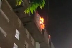 22 Fire Engines At AIIMS Delhi After Fire On 9th Floor, Everyone Rescued 22 Fire Engines At AIIMS Delhi After Fire On 9th Floor, Everyone Rescued