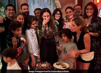 Karisma Kapoor?s Birthday Treat Prepared By Rhea Kapoor Is A Gastronomic Dream Karisma Kapoor?s Birthday Treat Prepared By Rhea Kapoor Is A Gastronomic Dream