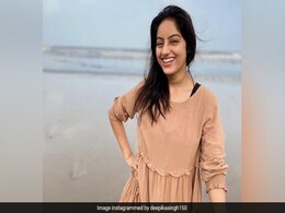 गर्मी में समंदर की लहरों का लुत्फ ले रही हैं दीपिका सिंह, बोलीं- घबराहट को कह दो Bye Bye... गर्मी में समंदर की लहरों का लुत्फ ले रही हैं दीपिका सिंह, बोलीं- घबराहट को कह दो Bye Bye...