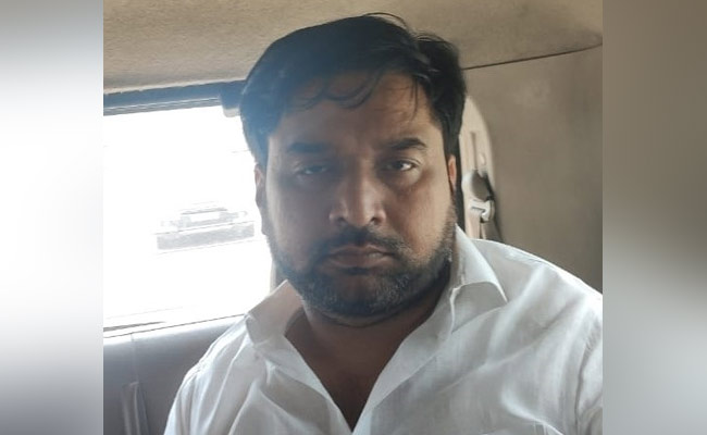 उत्तर प्रदेश : वांटेड अपराधी को भागने में मदद करने वाले BJP नेता गिरफ्तार