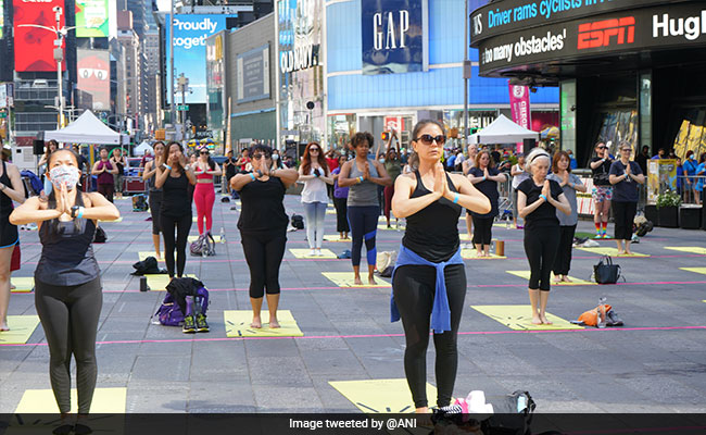 Times Square Celebrates International Yoga Day With Over 3,000 Attendees