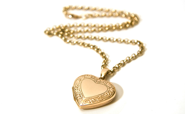 Trust These Fashion Necklaces To Add A Touch Of Glitz To Your Every Attire